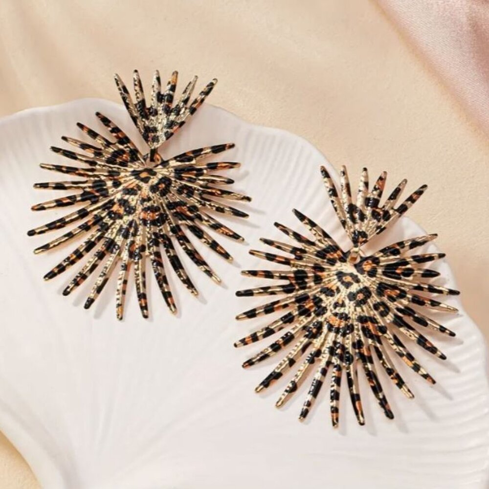 NEW Janis Retro Y2K Gold Leopard Fan Drop Spikey Heart Statement Earrings - Picture 2 of 4